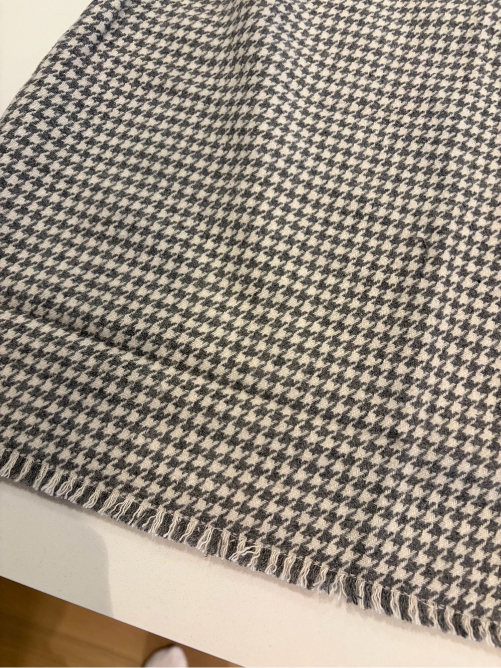 Hem & Thread Gray and White Mini Houndstooth Skirt Brand New !